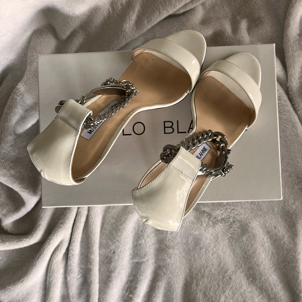 Authentic Manolo Blahnik ChaisChain
